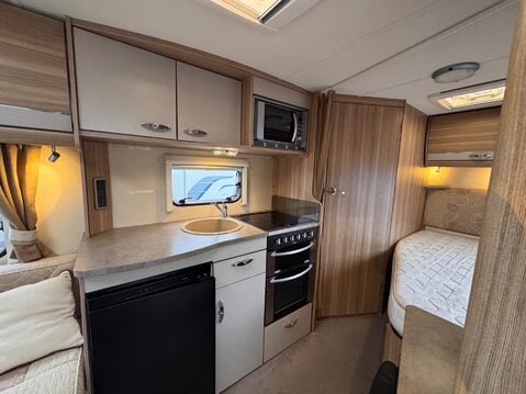 Bessacarr E450 AWAITING PREPARATION 10