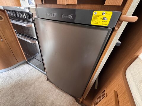 Auto-Trail Apache 632 AWAITING PREPARATION 27