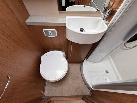 Auto-Trail Apache 632 AWAITING PREPARATION 22