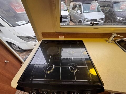 Auto-Sleepers Worcester 38