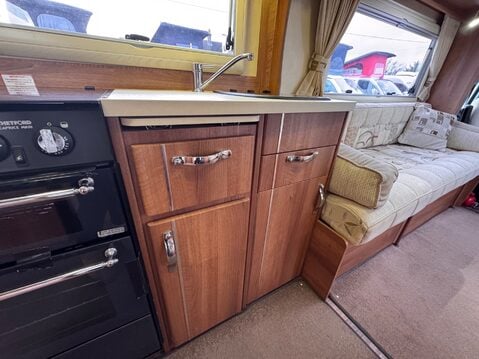 Auto-Sleepers Worcester 37