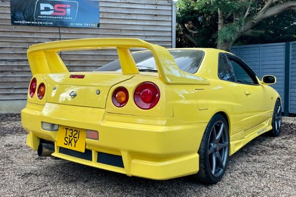 Nissan Skyline R34 GTT 2.5 Turbo 8