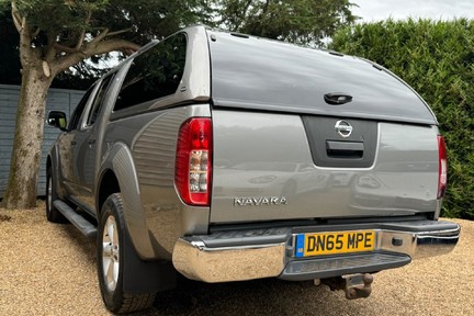 Nissan Navara 2.5 dCi Tekna 4WD Euro 5 4dr 6