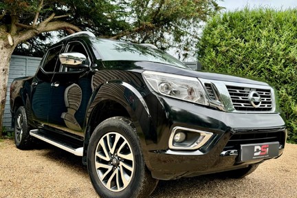 Nissan Navara 2.3 dCi Tekna Auto 4WD Euro 6 4dr 1