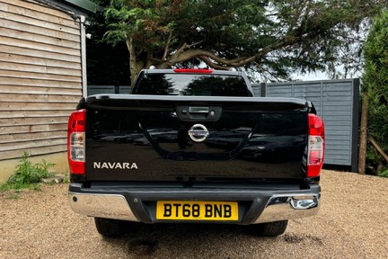 Nissan Navara 2.3 dCi Tekna Auto 4WD Euro 6 4dr 7