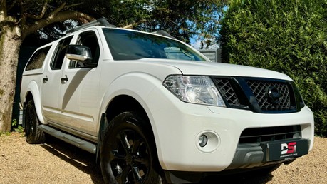 Nissan Navara 2.5 dCi Tekna Auto 4WD Euro 5 4dr 