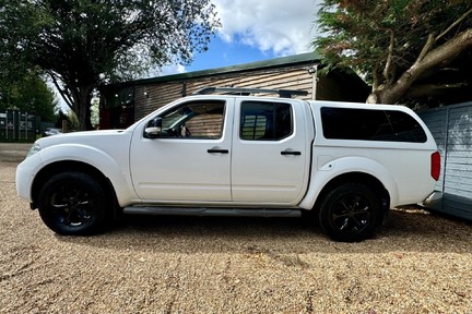 Nissan Navara 2.5 dCi Tekna Auto 4WD Euro 5 4dr 4