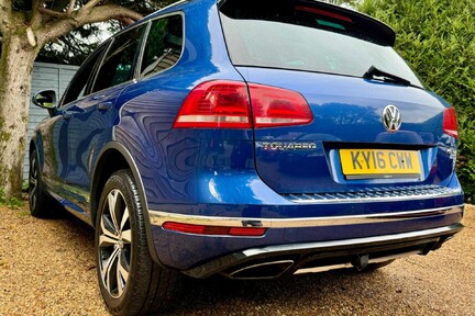 Volkswagen Touareg 3.0 TDI V6 BlueMotion Tech R-Line Tiptronic 4WD Euro 6 (s/s) 5dr 5