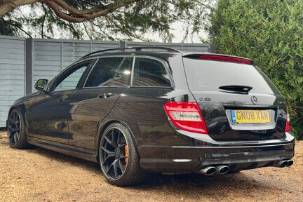 Mercedes-Benz C Class 6.3 C63 V8 AMG G-Tronic Euro 4 5dr 8