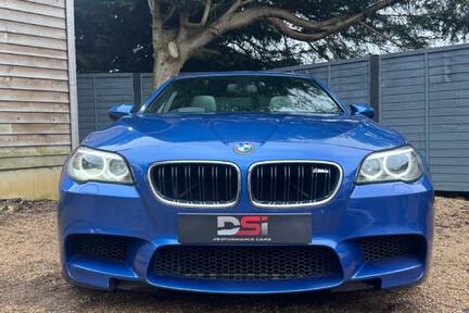 BMW M5 4.4 V8 DCT Euro 5 (s/s) 4dr 2