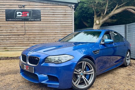 BMW M5 4.4 V8 DCT Euro 5 (s/s) 4dr 3