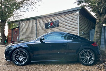 Audi TT 2.0 TFSI Black Edition S Tronic quattro Euro 5 (s/s) 3dr 4