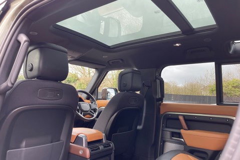 Land Rover Defender 3.0 TD X MHEV AUTO P400- PANORAMIC SUNROOF - MERIDIAN SOUND SYSTEM 32