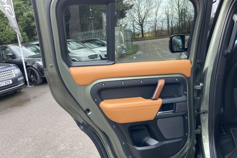 Land Rover Defender 3.0 TD X MHEV AUTO P400- PANORAMIC SUNROOF - MERIDIAN SOUND SYSTEM 34