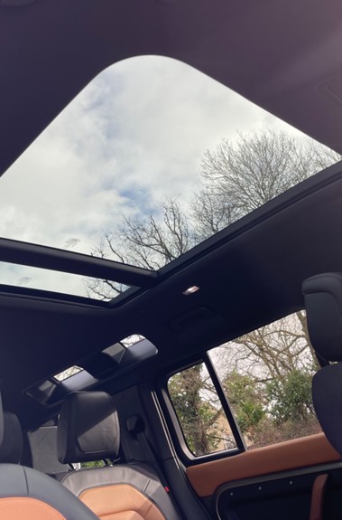 Land Rover Defender 3.0 TD X MHEV AUTO P400- PANORAMIC SUNROOF - MERIDIAN SOUND SYSTEM 