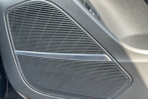 Audi RS Q8 TFSI QUATTRO CARBON BLACK MHEV - PANORAMIC ROOF -COMFORT/SOUND PACK 55