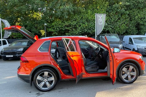 Volkswagen Tiguan SEL TDI BMT 4MOTION DSG - LEATHER -HABANERO ORANGE -APPLE CAR PLAY -ULEZ 19