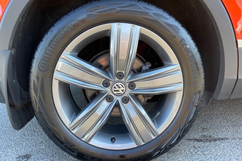 Volkswagen Tiguan SEL TDI BMT 4MOTION DSG - LEATHER -HABANERO ORANGE -APPLE CAR PLAY -ULEZ 69