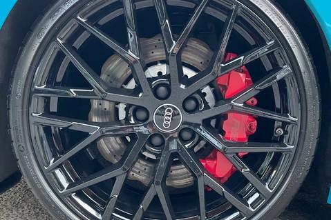 Audi R8 SPYDER V10 QUATTRO - RARE COLOUR - FACTORY MIAMI BLUE 71