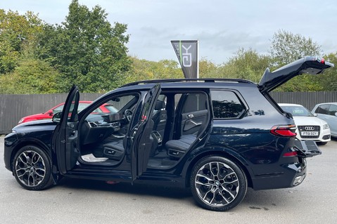 BMW X7 XDRIVE40D M SPORT MHEV - COMFORT PLUS PACKAGE -EXECUTIVE DRIVE SUSPENSION 18