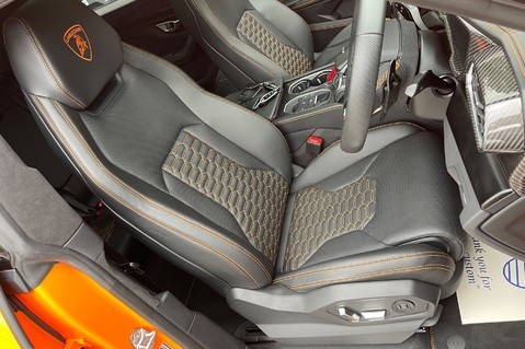 Lamborghini Urus V8 - ORANGE -AKRAPOVIC EXHAUST -PAN ROOF -B&O-MASSAGE SEATS-BLIND SPOT -ACC 40