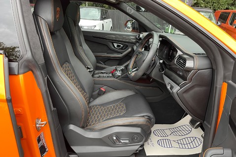 Lamborghini Urus V8 - ORANGE -AKRAPOVIC EXHAUST -PAN ROOF -B&O-MASSAGE SEATS-BLIND SPOT -ACC 41