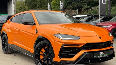 Lamborghini Urus V8 - ORANGE -AKRAPOVIC EXHAUST -PAN ROOF -B&O-MASSAGE SEATS-BLIND SPOT -ACC 