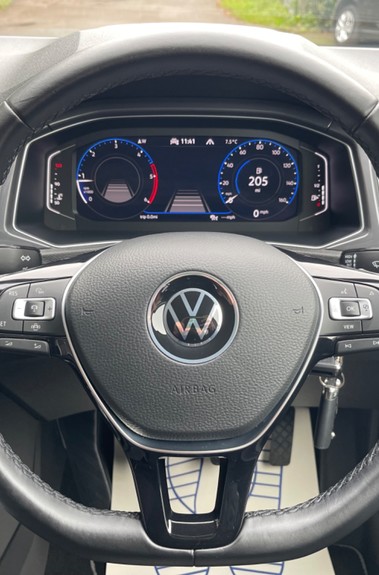 Volkswagen T-Roc SEL TDI EVO - LEATHER INTERIOR -APPLE CAR PLAY -ADAPTIVE CRUISE - 1 OWNER 