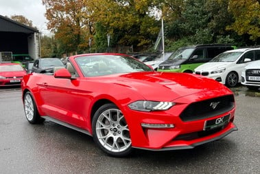 Ford Mustang ECOBOOST -ADAPTIVE CRUISE CONTROL -APPLE CAR PLAY -LOW MILEAGE