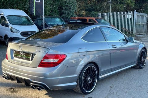 Mercedes-Benz C Class C63 AMG COUPE - 2 OWNERS - FULL MERCEDES SERVICE HISTORY 6