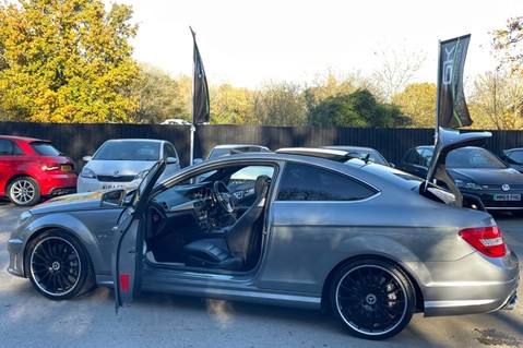 Mercedes-Benz C Class C63 AMG COUPE - 2 OWNERS - FULL MERCEDES SERVICE HISTORY 21