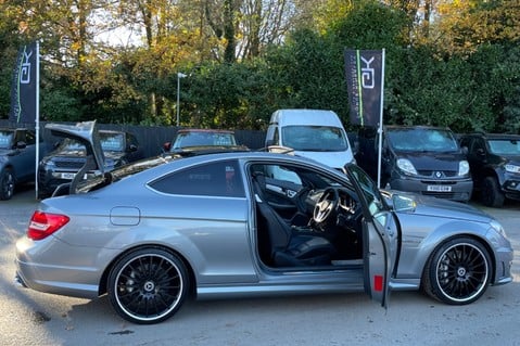 Mercedes-Benz C Class C63 AMG COUPE - 2 OWNERS - FULL MERCEDES SERVICE HISTORY 22