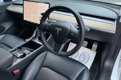 Tesla Model 3 PERFORMANCE UPGRADE DUAL MOTOR AWD - VAT Q -1 OWNER  36