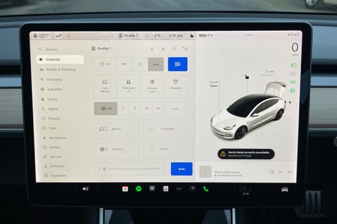 Tesla Model 3 PERFORMANCE UPGRADE DUAL MOTOR AWD - VAT Q -1 OWNER  46