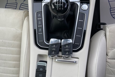 Volkswagen Passat GT TDI BLUEMOTION TECHNOLOGY - PAN ROOF -BEIGE LEATHER/ALCANTARA 41