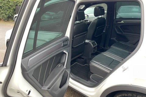 Volkswagen Tiguan R-LINE BI-TDI BMT 4MOTION DSG 240 BHP -MASSIVE SPEC -£8K OPTIONS - RARE CAR 28