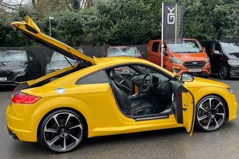 Audi TT RS TFSI QUATTRO - RS SPORTS EXHAUST - RARE VEGAS YELLOW 17