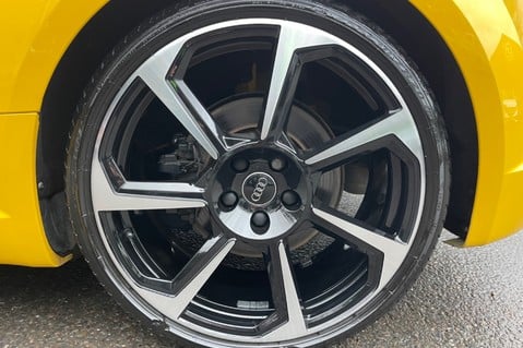 Audi TT RS TFSI QUATTRO - RS SPORTS EXHAUST - RARE VEGAS YELLOW 54