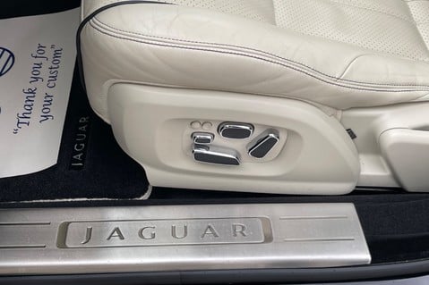 Jaguar XJ D V6 PORTFOLIO - REAR ENTERTAINMENT - PAN ROOF 21