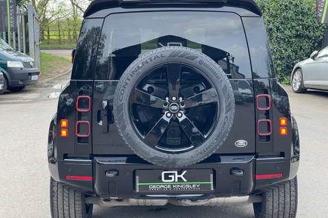 Land Rover Defender X-DYNAMIC HSE MHEV - BLACK PACK - 22 INCH ALLOYS - PAN ROOF 19
