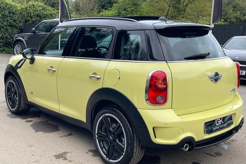 Mini Countryman COOPER SD ALL4 -HIGH SPEC-HEATED LEATHER SEATS- LOW MILES- 2