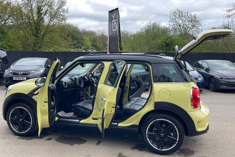 Mini Countryman COOPER SD ALL4 -HIGH SPEC-HEATED LEATHER SEATS- LOW MILES- 18