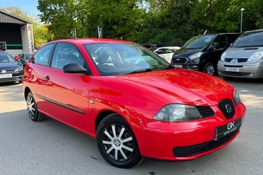 SEAT Ibiza S - ONE OWNER - NEW MOT - 19 SERVICE STAMPS IN THE BOOK - IDEAL FIRST CAR