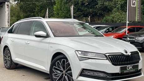 Skoda Superb LAURIN AND KLEMENT IV DSG HYBRID - ADAPTIVE CRUISE CONTROL - HUGE SPEC