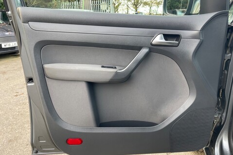 Volkswagen Caddy Maxi Life C20 LIFE TDI DSG - WAV -WHEELCHAIR ACCESSIBLE VEHICLE - AUTOMATIC 20