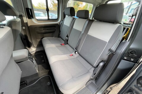 Volkswagen Caddy Maxi Life C20 LIFE TDI DSG - WAV -WHEELCHAIR ACCESSIBLE VEHICLE - AUTOMATIC 22