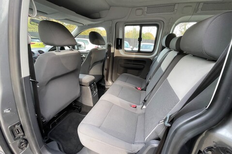 Volkswagen Caddy Maxi Life C20 LIFE TDI DSG - WAV -WHEELCHAIR ACCESSIBLE VEHICLE - AUTOMATIC 27