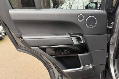 Land Rover Range Rover SDV8 AUTOBIOGRAPHY - SVO DESIGN PACK - FULL LAND ROVER SERVICE HISTORY 29