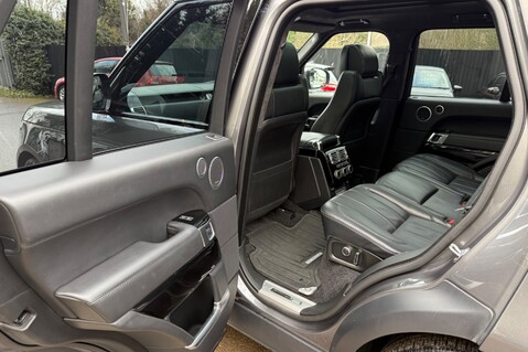 Land Rover Range Rover SDV8 AUTOBIOGRAPHY - SVO DESIGN PACK - FULL LAND ROVER SERVICE HISTORY 32