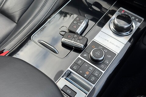 Land Rover Range Rover SDV8 AUTOBIOGRAPHY - SVO DESIGN PACK - FULL LAND ROVER SERVICE HISTORY 50